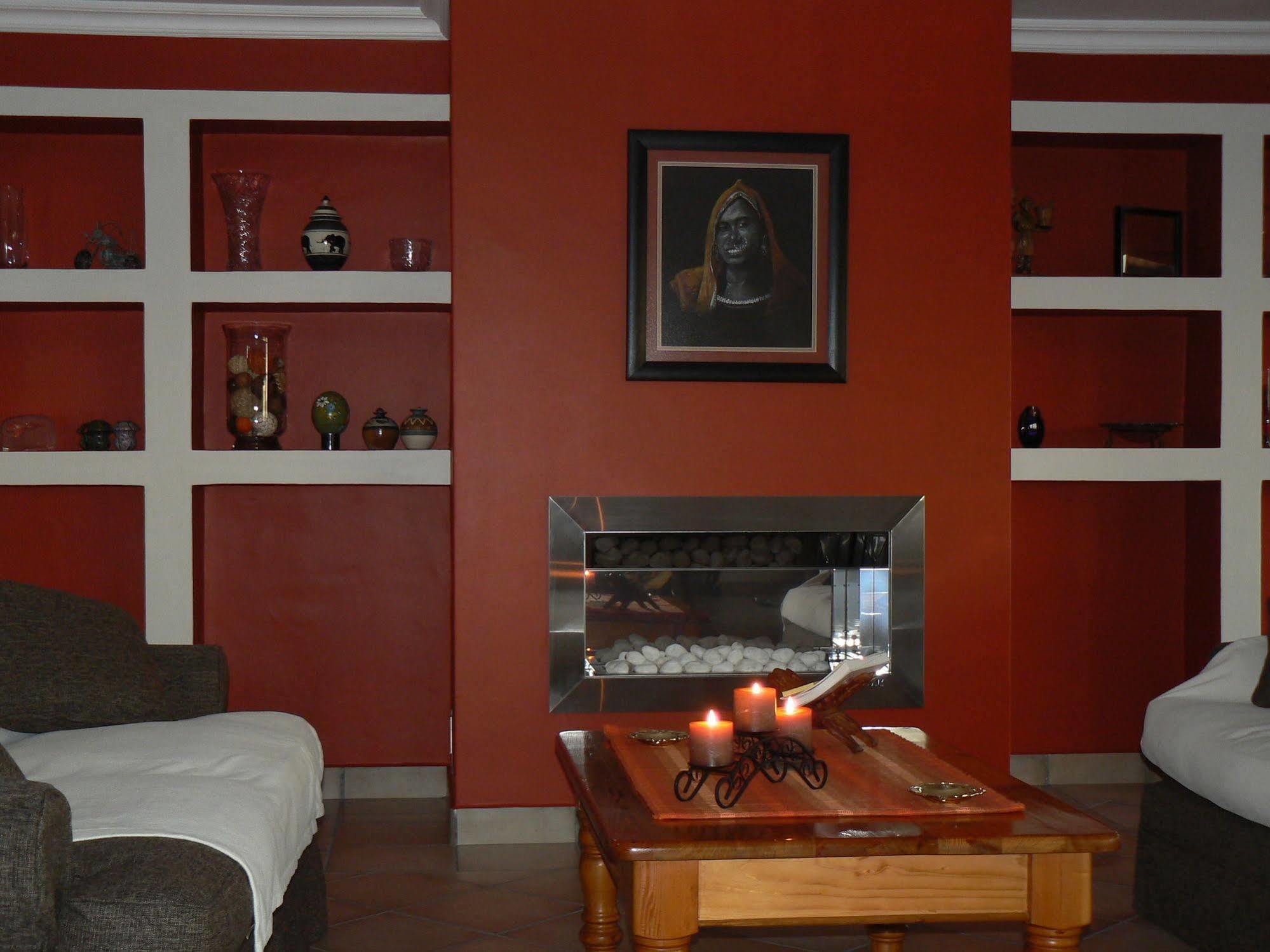 Van Den Berg's Guesthouse&B&B Bettyʼs Bay Exterior foto