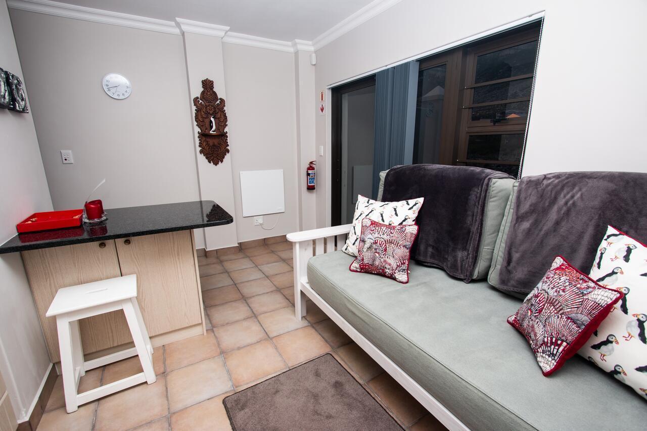 Van Den Berg's Guesthouse&B&B Bettyʼs Bay Exterior foto
