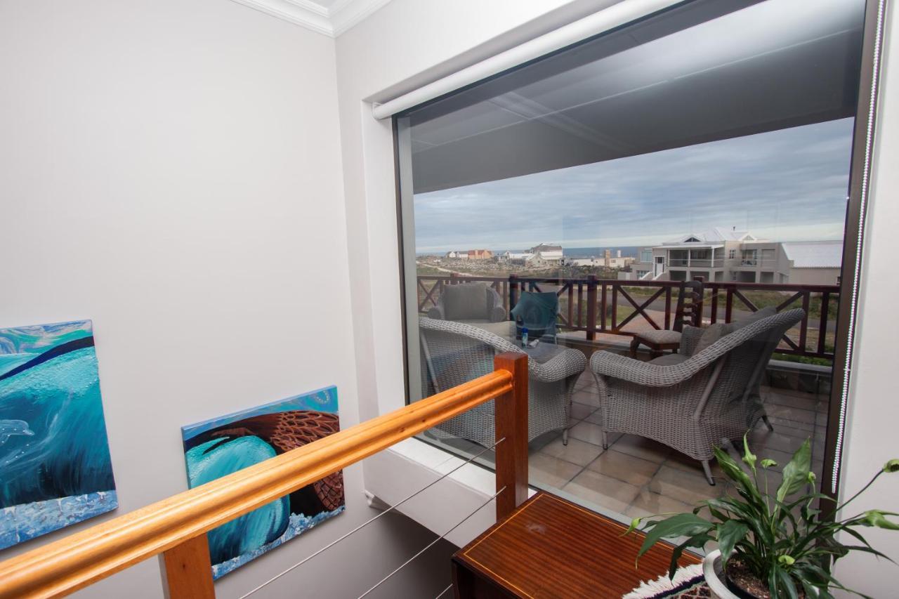 Van Den Berg's Guesthouse&B&B Bettyʼs Bay Exterior foto